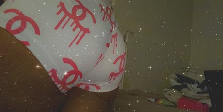 PetiteChclte pornstar erotic img