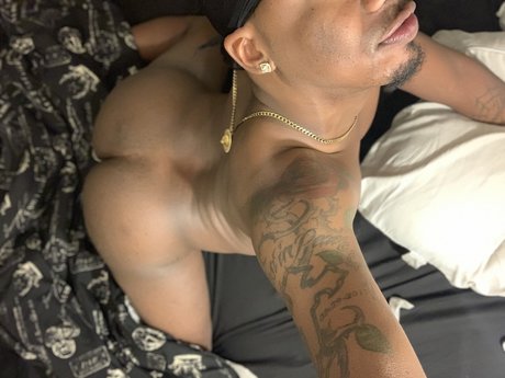 Rudetrniboi nudes star pic