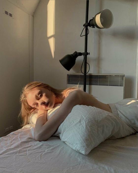 Your babe free actress pic