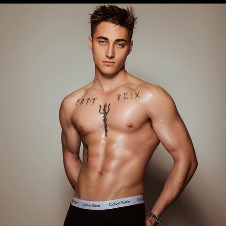 _PlayboiJ Free_ model nude images