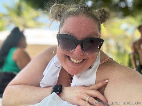 _Goon Goddess Domme BBW beautiful star picture