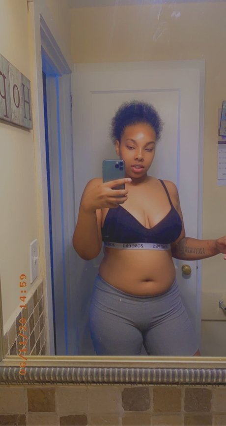 Darnajia Jackson hot model photo