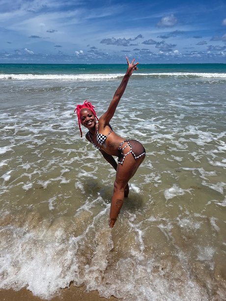 Pretty Face Goat star free gallery