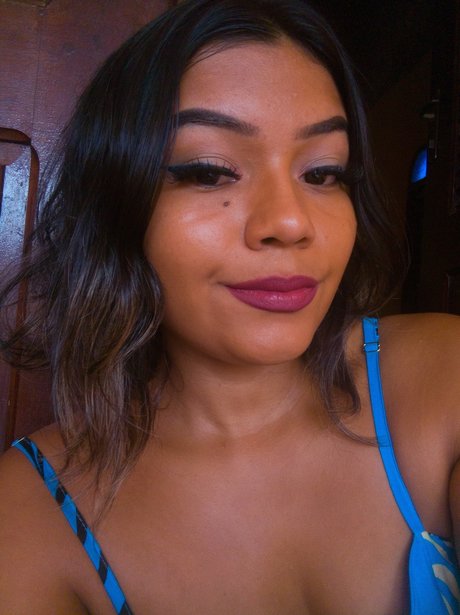 Anne Caroline sexy actress pics