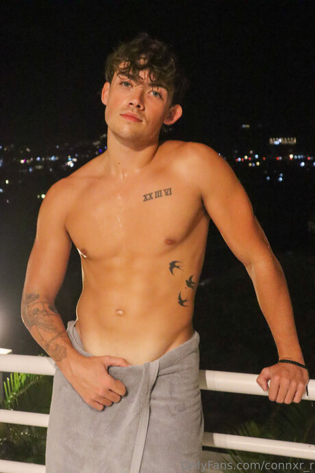 Connor Robinson star nudes pictures