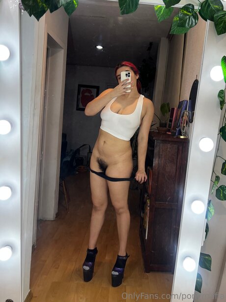 HAIRY PONY_ star erotic picture