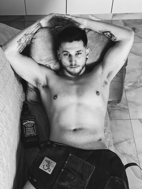 ponchic pornstar erotic image