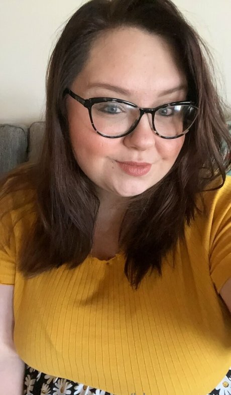 bbwqueeeen model naked photo