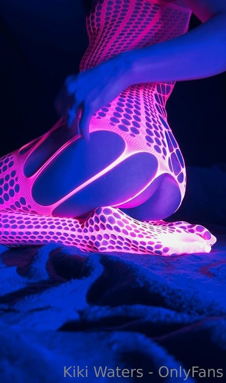 kikiwaters adult model photos