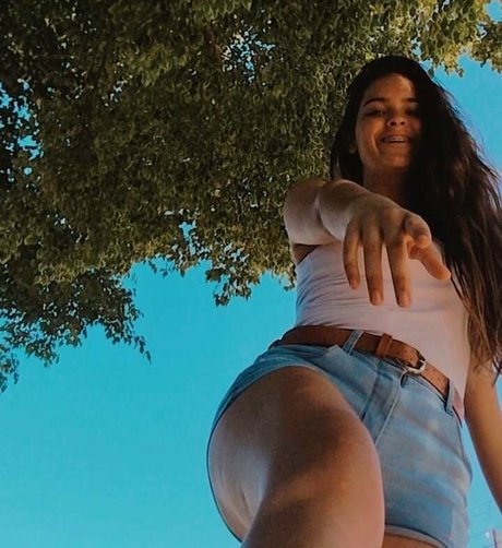 Izabelly Linhares star erotic galleries