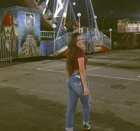 Izabelly Linhares nude pornstar photos