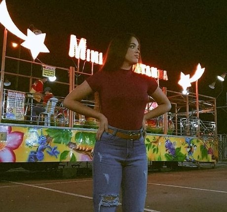 Izabelly Linhares star free galleries