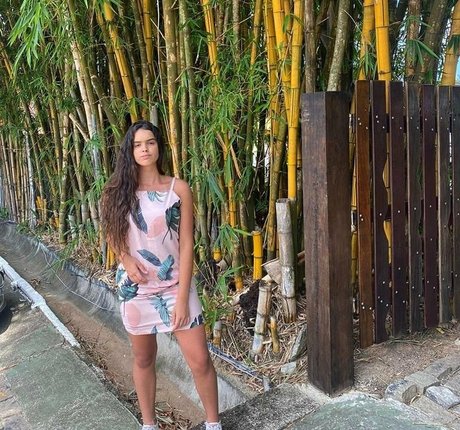 Izabelly Linhares star top pic