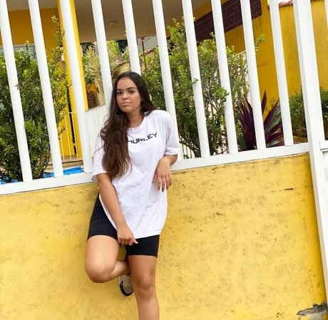 Izabelly Linhares pornstar pretty galleries