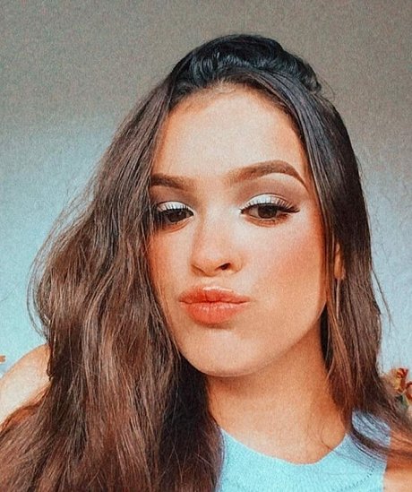 Izabelly Linhares model free pictures