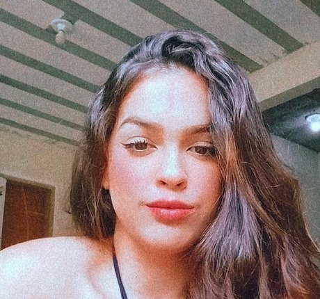 Izabelly Linhares hot pornstar pics