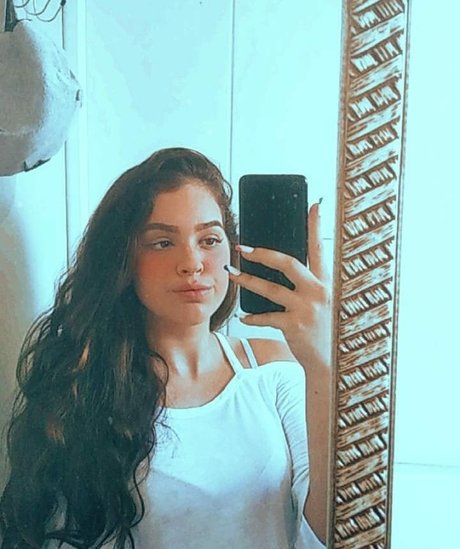 Izabelly Linhares star nude galleries