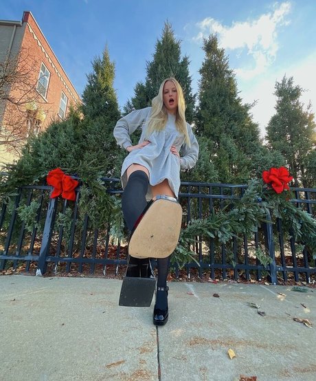 Anya Marie porn model pic