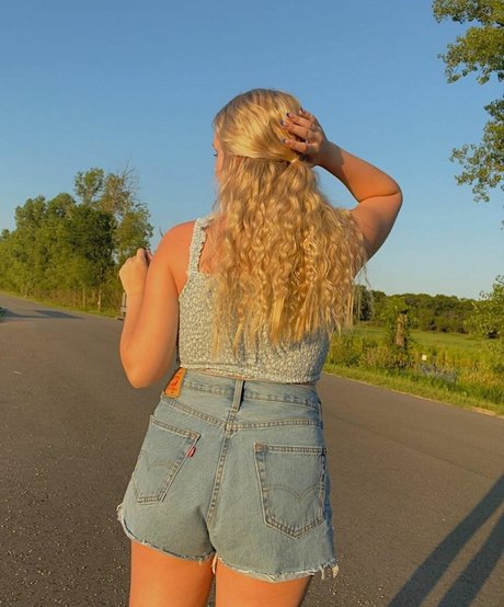 Anya Marie Profile pic