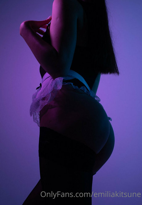 onlyemiliaa pornstar photos