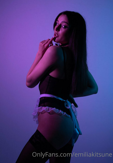 onlyemiliaa perfect pornstar image