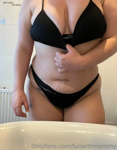 funwithmommy exclusive actress picture