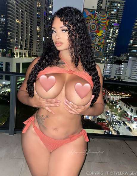 tylerwisby nude actress photos