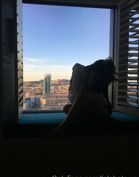 lolahale xo erotic actress photos