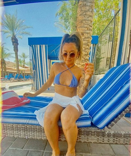 lolahale xo naked pornstar picture