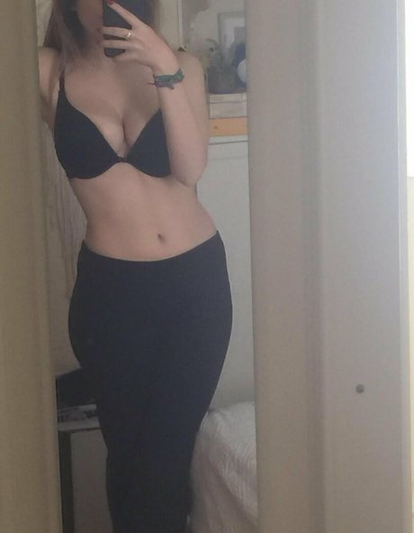 Skeeterre star erotic pics