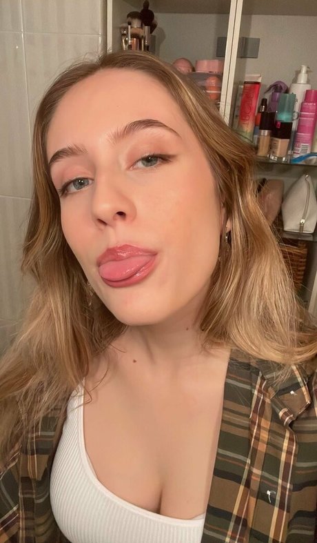 Skeeterre pornstar naked photos