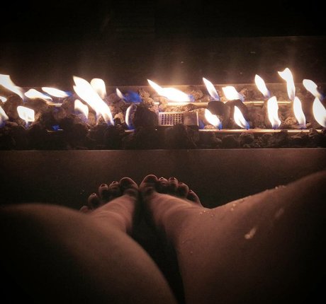 Aureylian nice model image