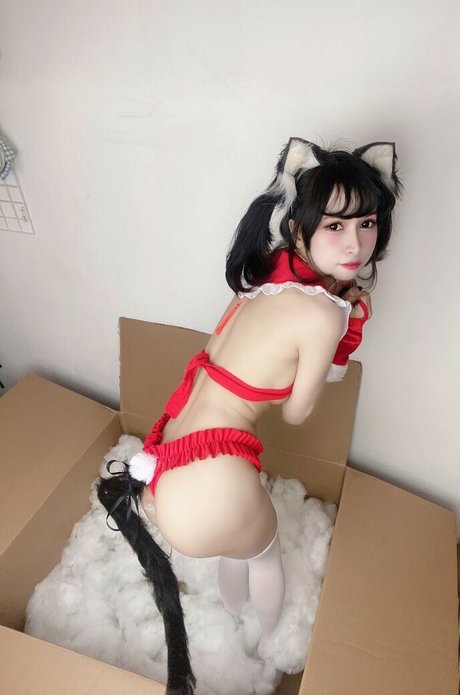 Joyce Poring pretty star pic