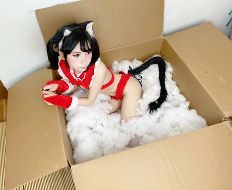 Joyce Poring model best pics