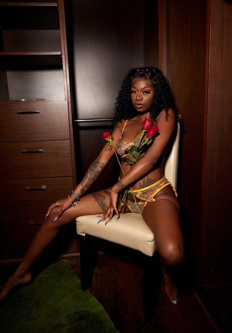 yungyannahfetish xxx pornstar images