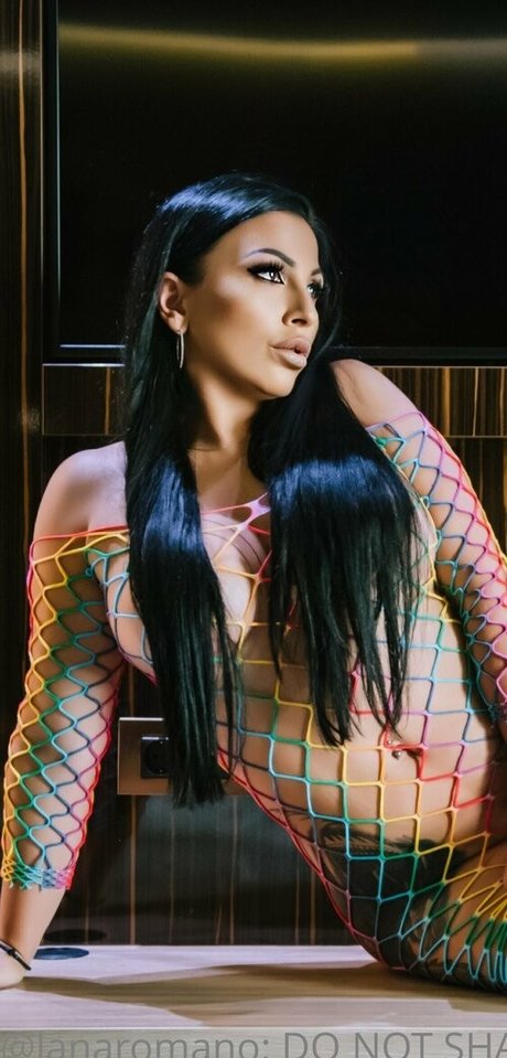 lanaromano pornographic model photo