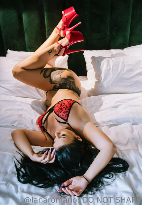 lanaromano model hot galleries