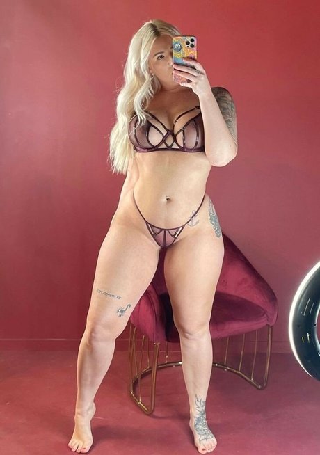 brittnyblaine hot model image