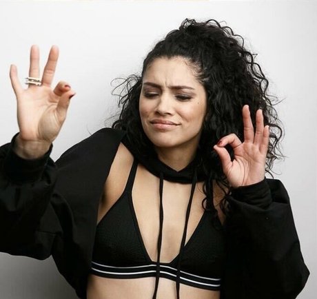 Miranda Rae Mayo star photo