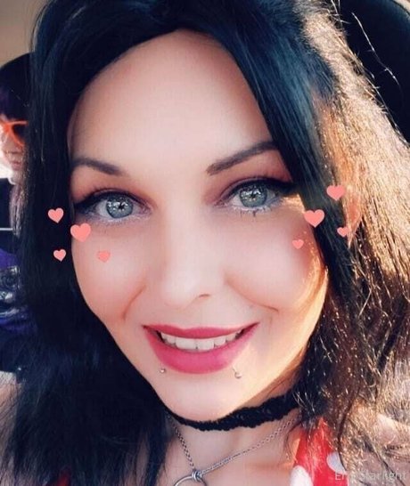 wyldestardust nudes model pictures