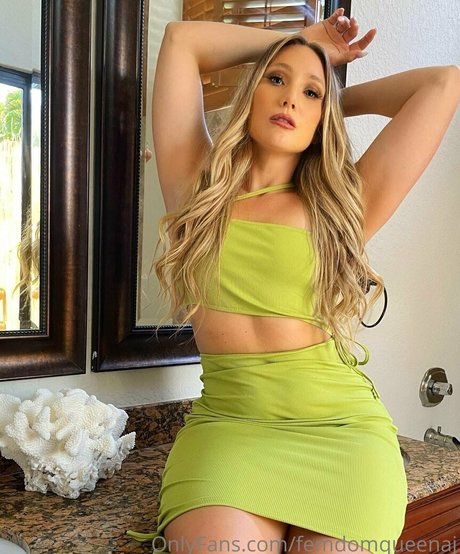 femdomqueenaj pornstar naked pic