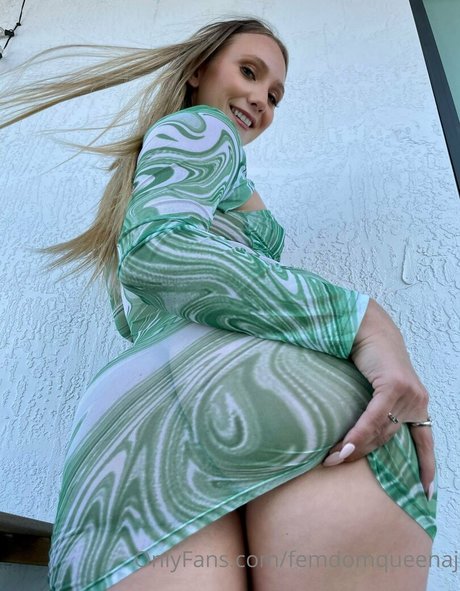 femdomqueenaj nice actress pics