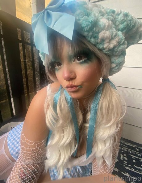 plantsimpp model erotic photos