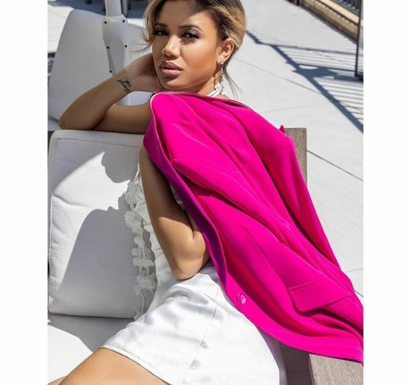 Paige Hurd star top photo