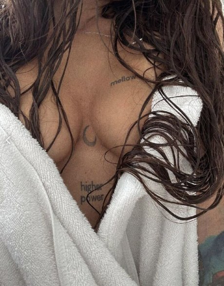 Aiza Dolmatova beautiful star pics