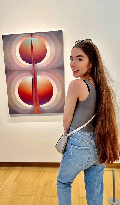 Miss Mikkaa xxx model images