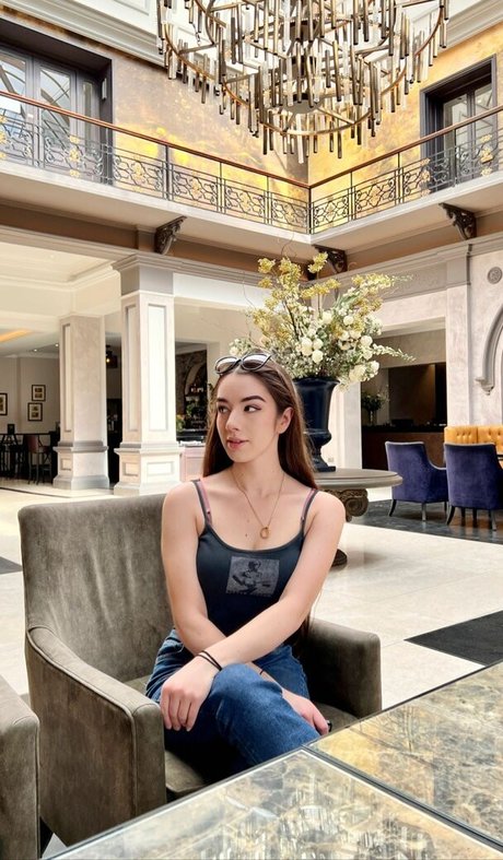 Miss Mikkaa porn model pictures