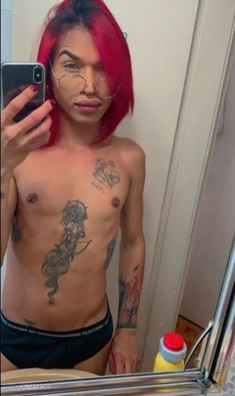 Feh Diniz hot model pictures