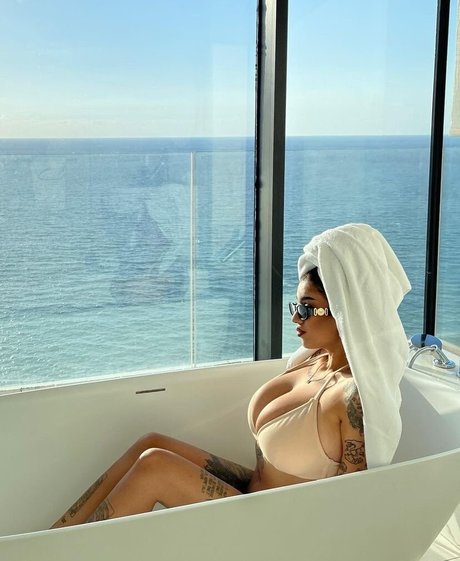 May Bakshi actress pictures