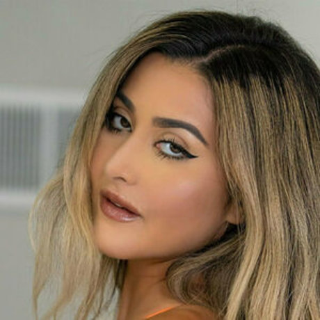 sinfulcaro model xxx pics